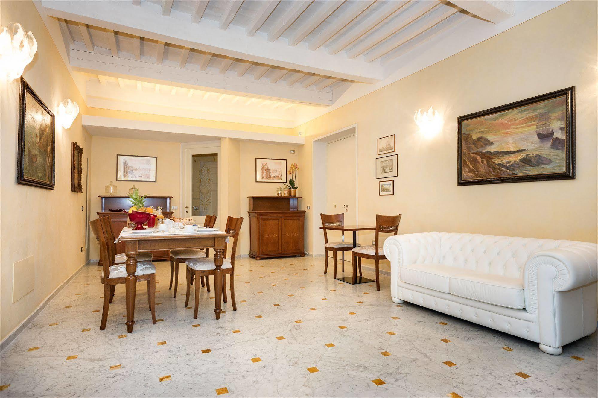 Relais Dei Mercanti And Bed and breakfast